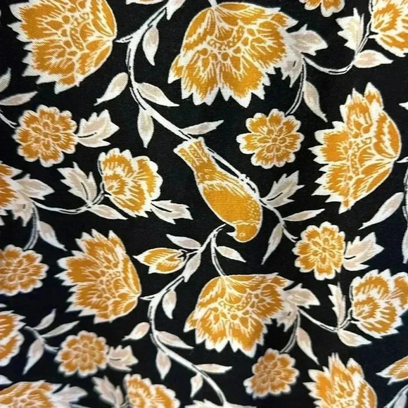 Old Navy Black Gold Long Sleeve V-Neck Bird Peasant Style Blouse Size Medium - Picture 5 of 7